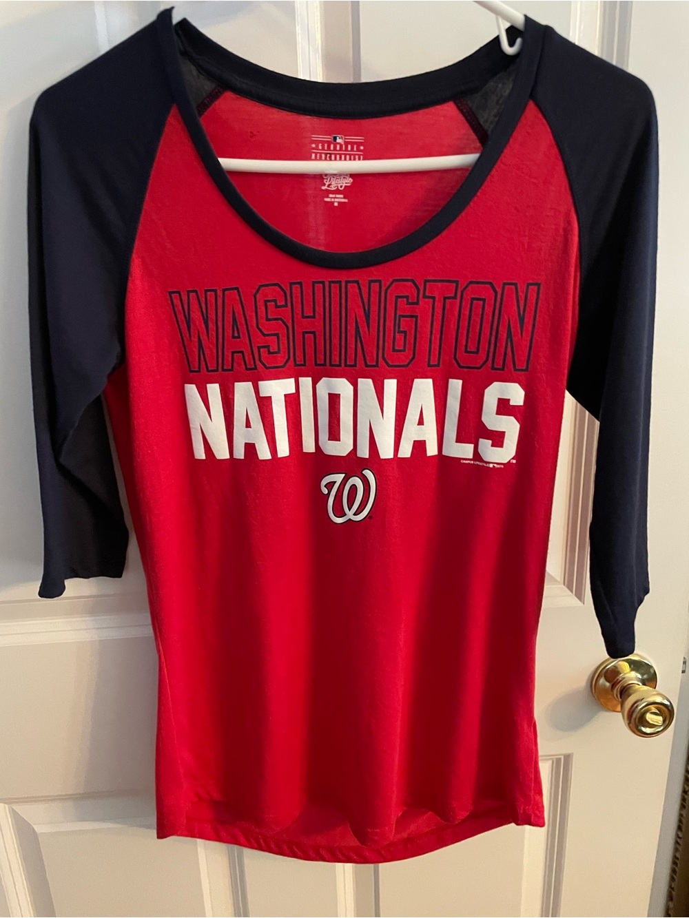 Washington Nationals Women's Red & Navy Raglan Tee Size M